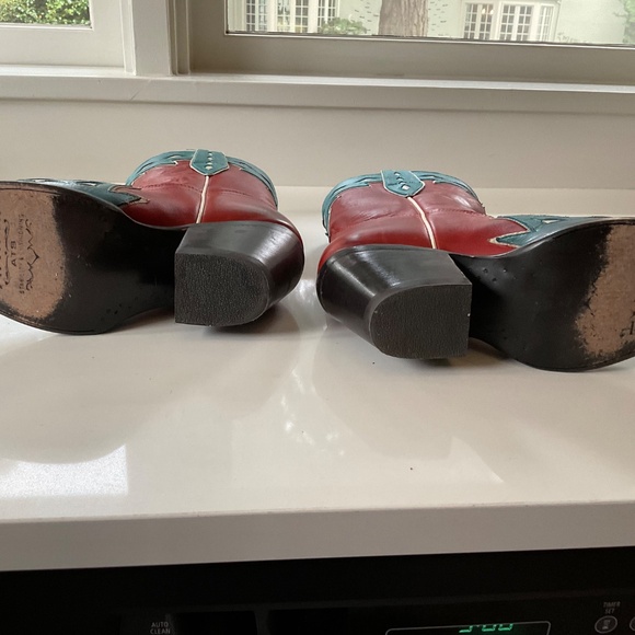 Ariat 8-1/2”  boots - Picture 6 of 6